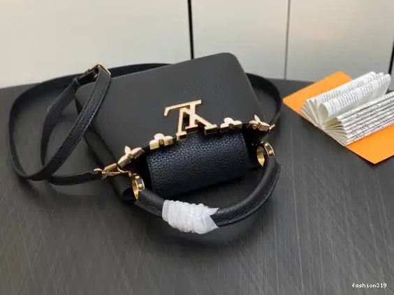 CAPUCINES VUITTON LOUIS BB 0422